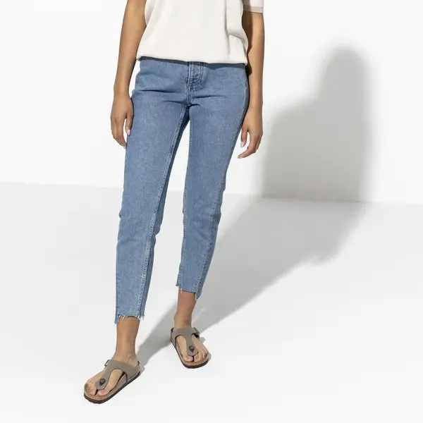 BIRKENSTOCK -  GIZEH-TOE POST MULE - STONE NUBUCK