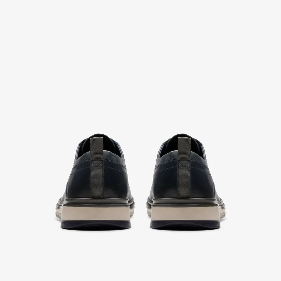 Clarks Men's Chantry Lo Navy Leather 26176100
