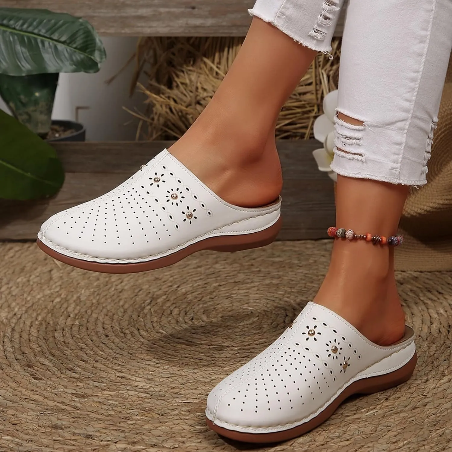 Clogs for Women Mules Shoes Comfortable Arch Support Closed Toe Sandals Backless Low Wedge Carved Floral Design Summer Orthopedic Walking Casual Mule Hollow Out Going Slingback Slip on Clog