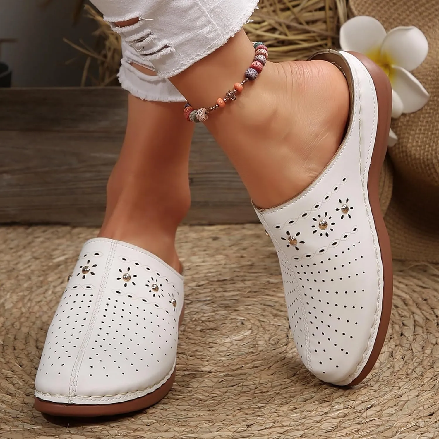 Clogs for Women Mules Shoes Comfortable Arch Support Closed Toe Sandals Backless Low Wedge Carved Floral Design Summer Orthopedic Walking Casual Mule Hollow Out Going Slingback Slip on Clog