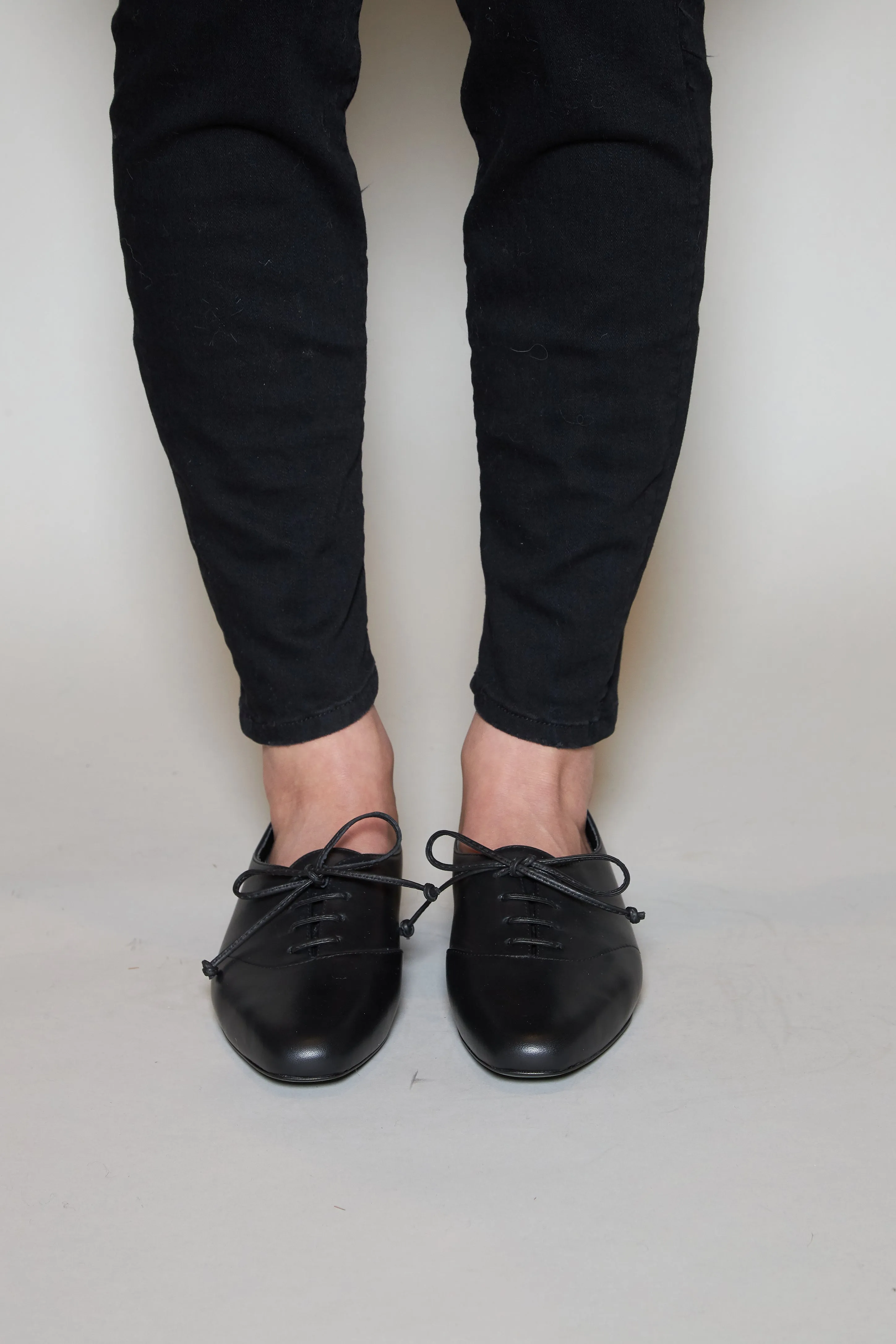 FLUID OXFORD in white - Preorder