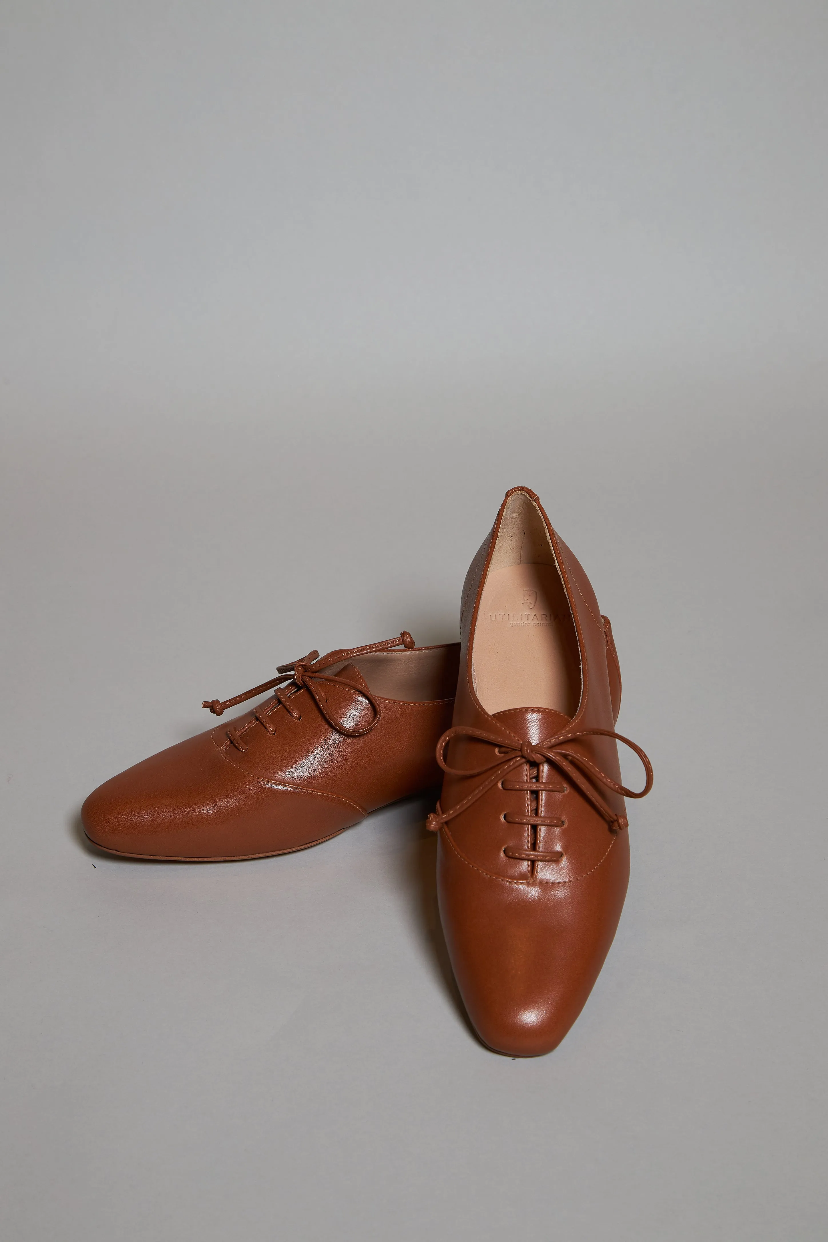 FLUID OXFORD in white - Preorder