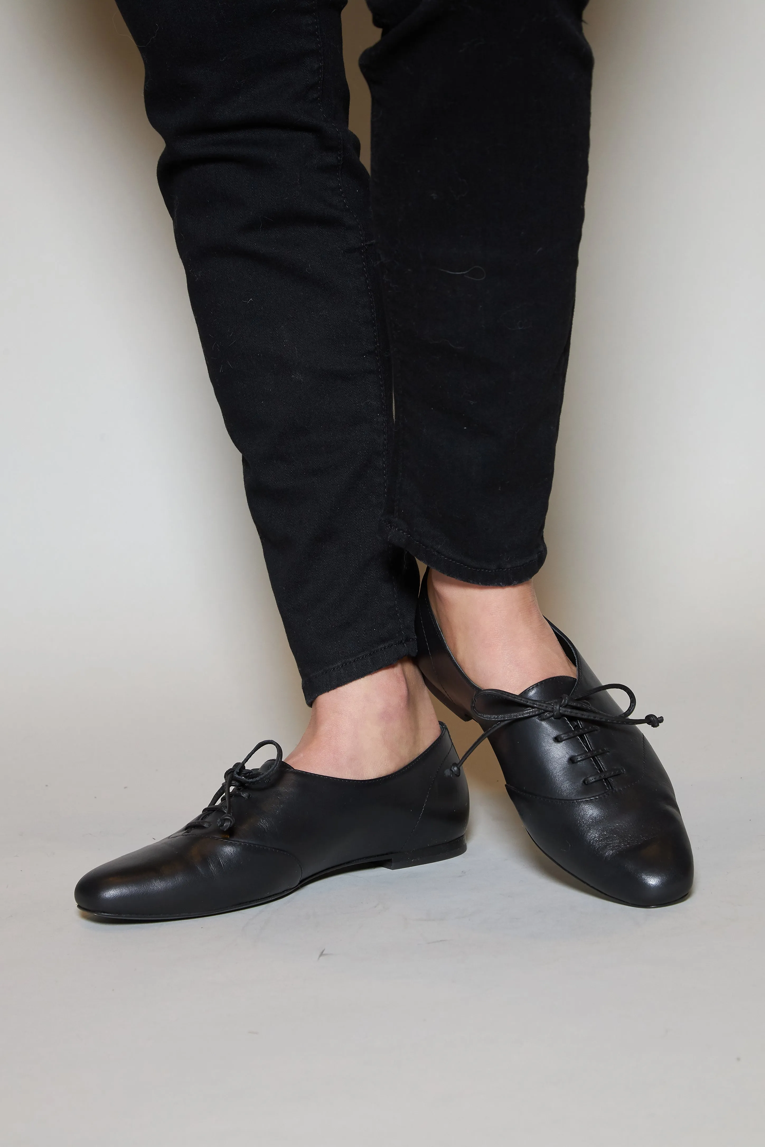 FLUID OXFORD in white - Preorder