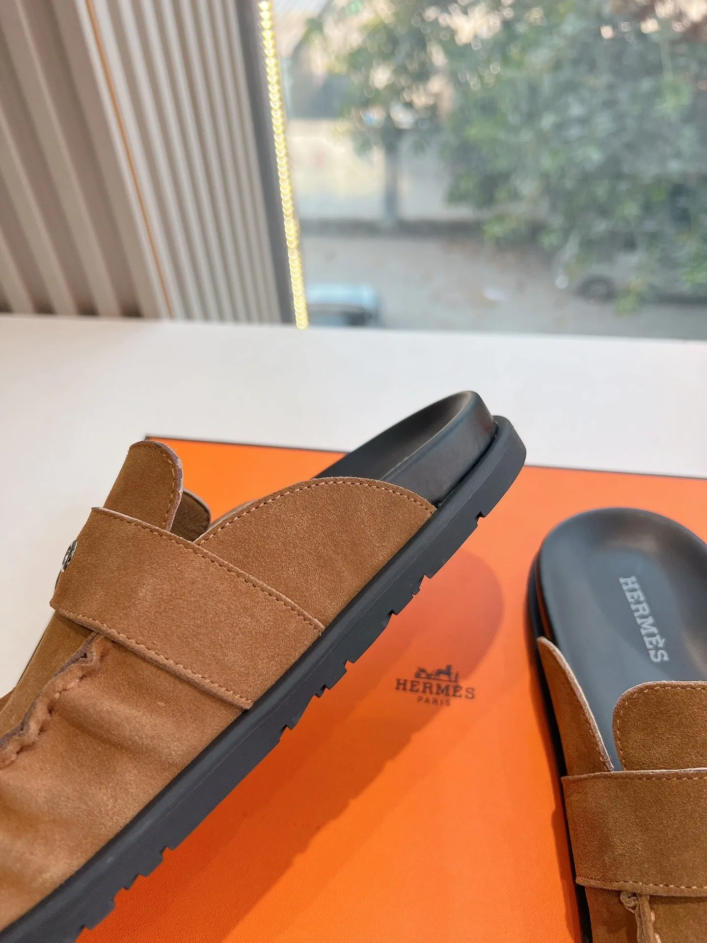 HM 25 Key Mule Gold Suede