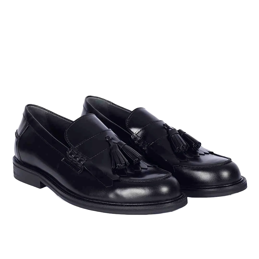 Loafer with tassels