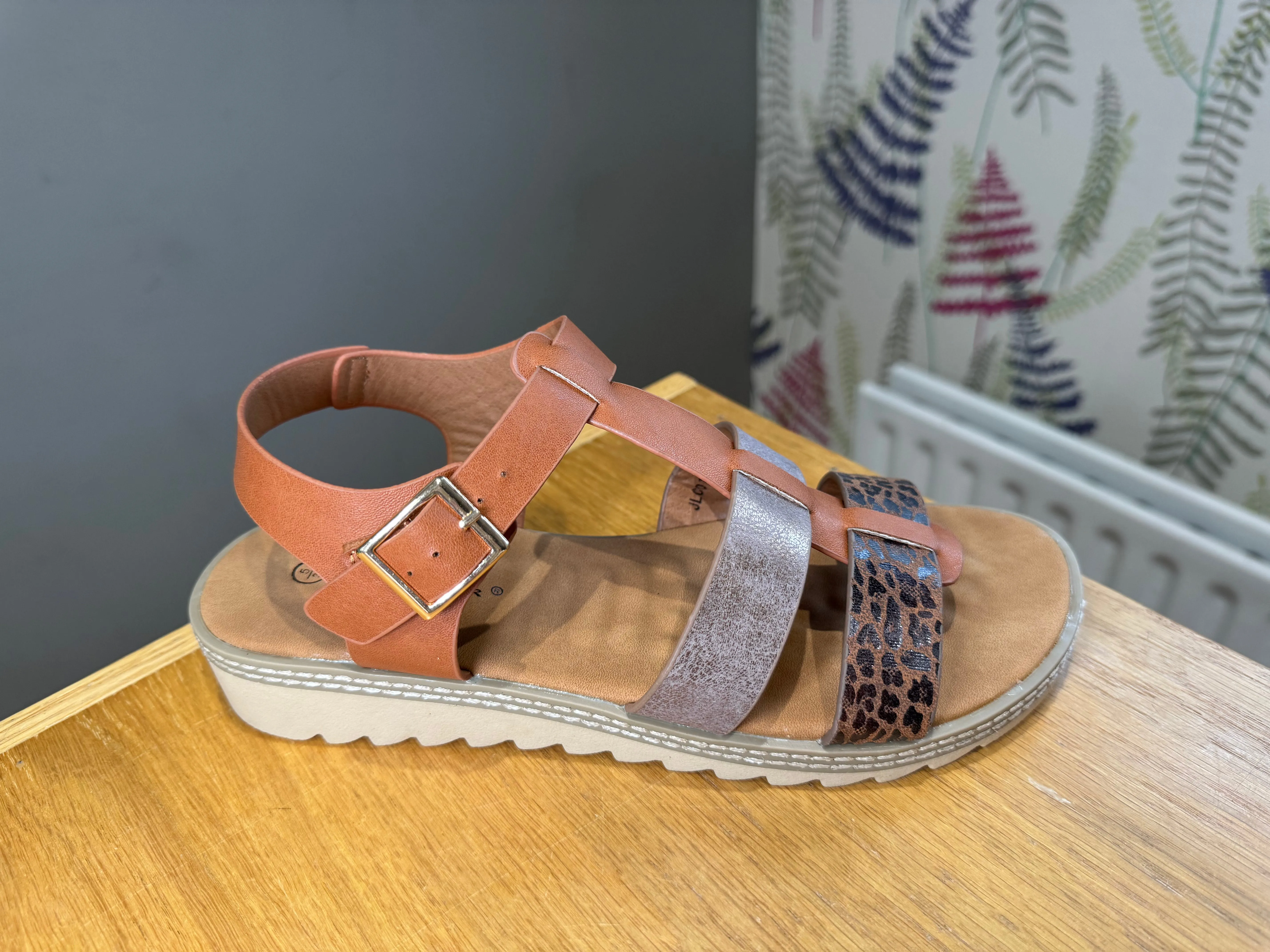 Lunar Jayla Tan Animal Sandal