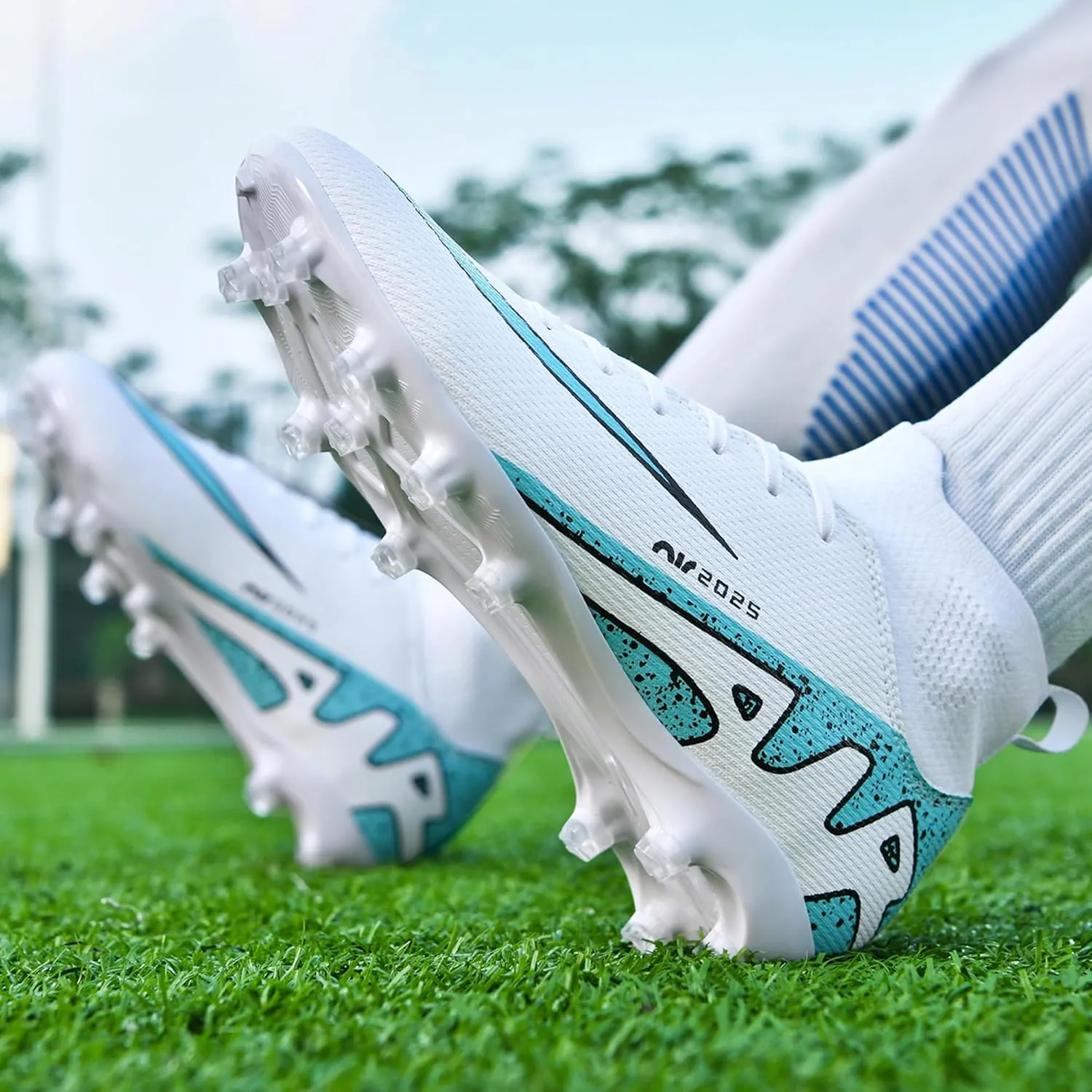 Men's Soccer Shoes Football Cleats High-Tops Lace-Up Non-Slip Spikes Indoor Outdoor Sports Athletic Baseball Lacrosse Sneaker