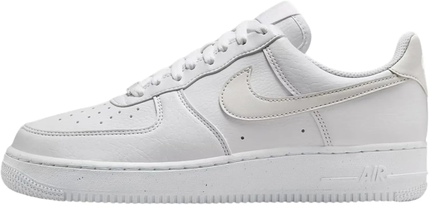 NIKE Men's Sneaker