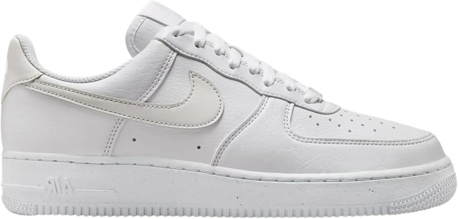 NIKE Men's Sneaker