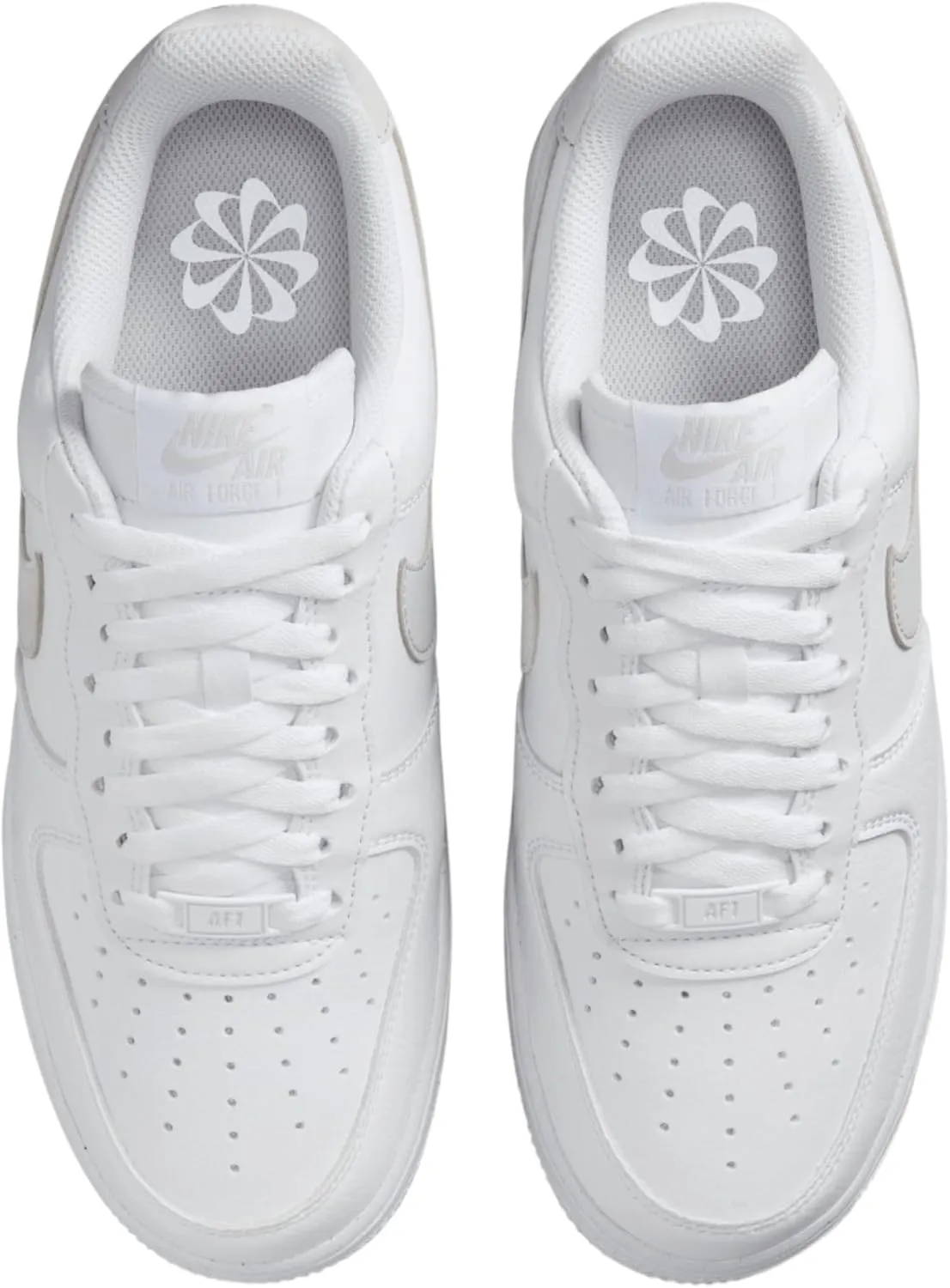 NIKE Men's Sneaker