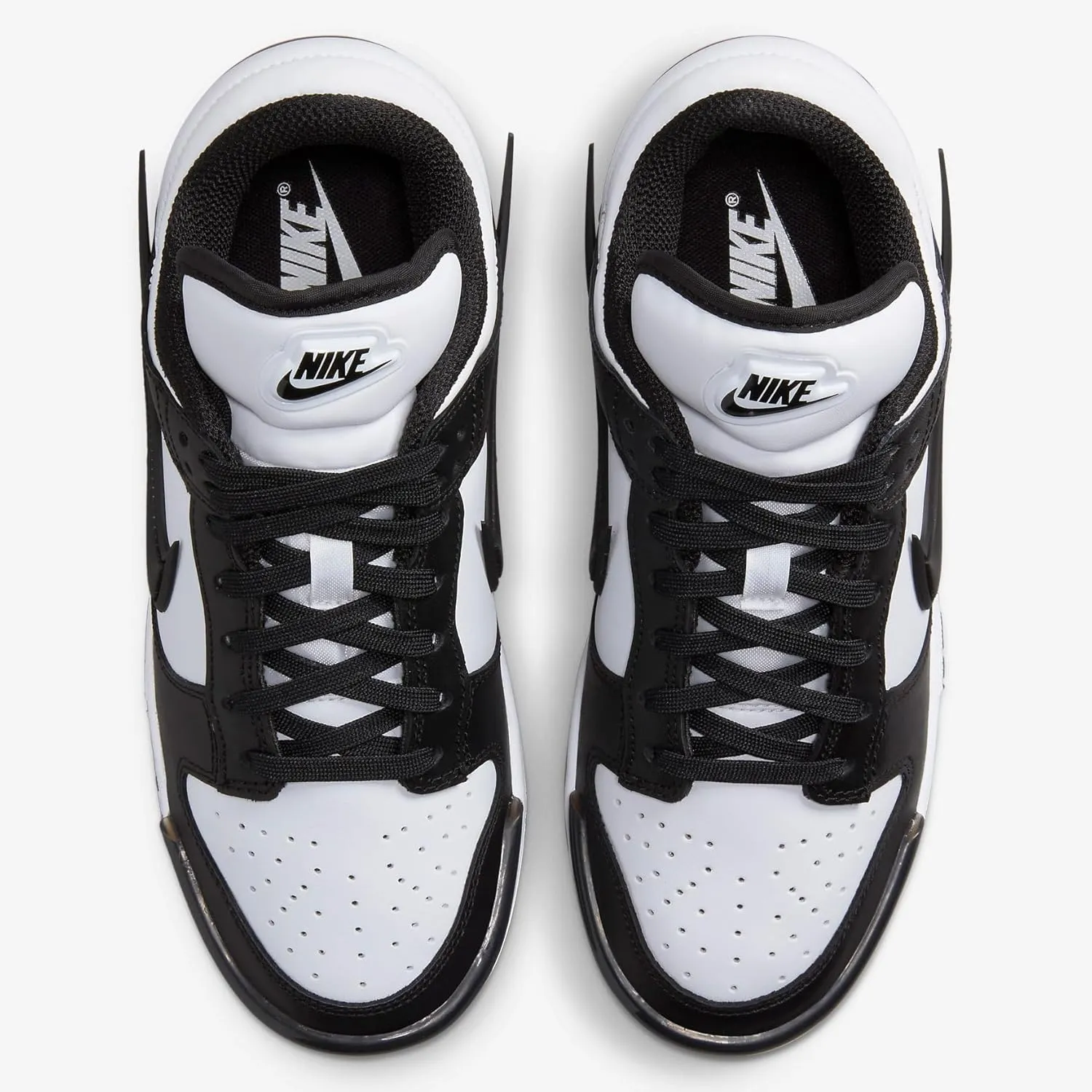 NIKE Women's Sneaker