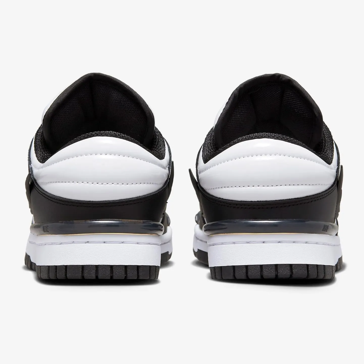 NIKE Women's Sneaker