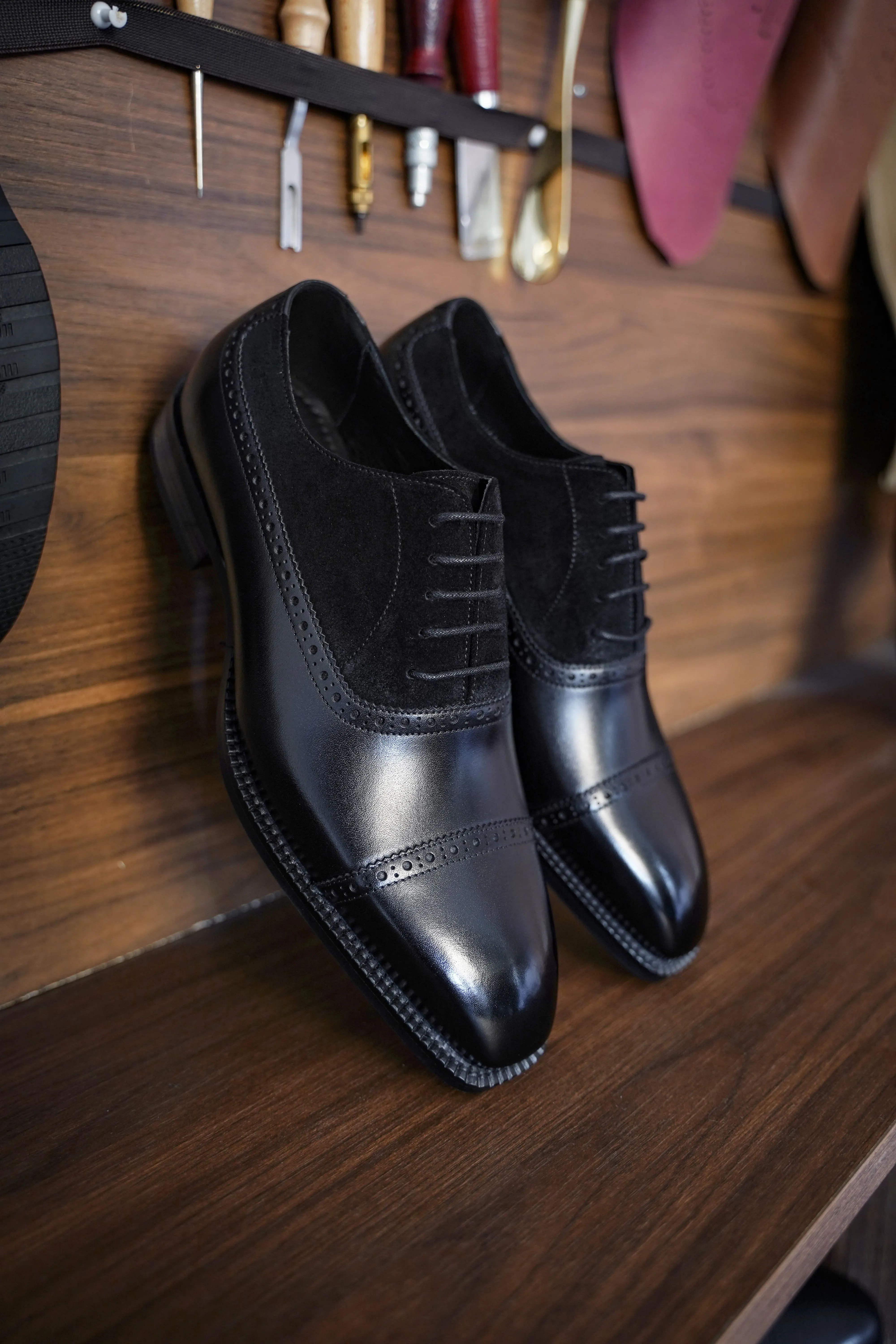 Raven Crest Black Oxford Brogues