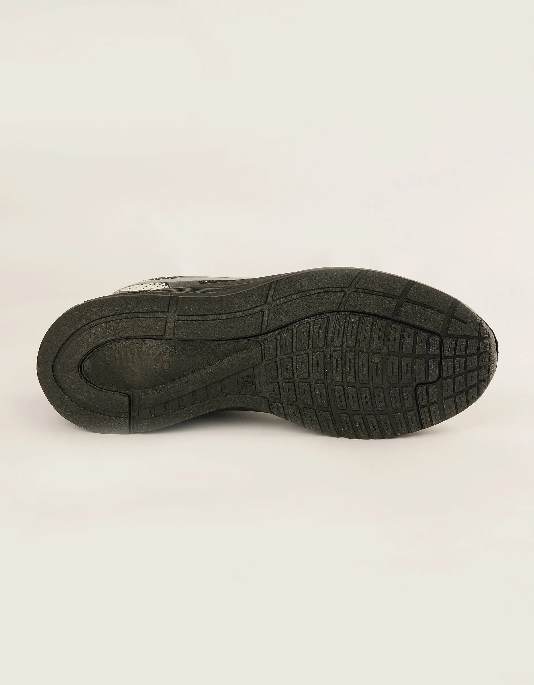 Velocity Men Black Sports Sneakers