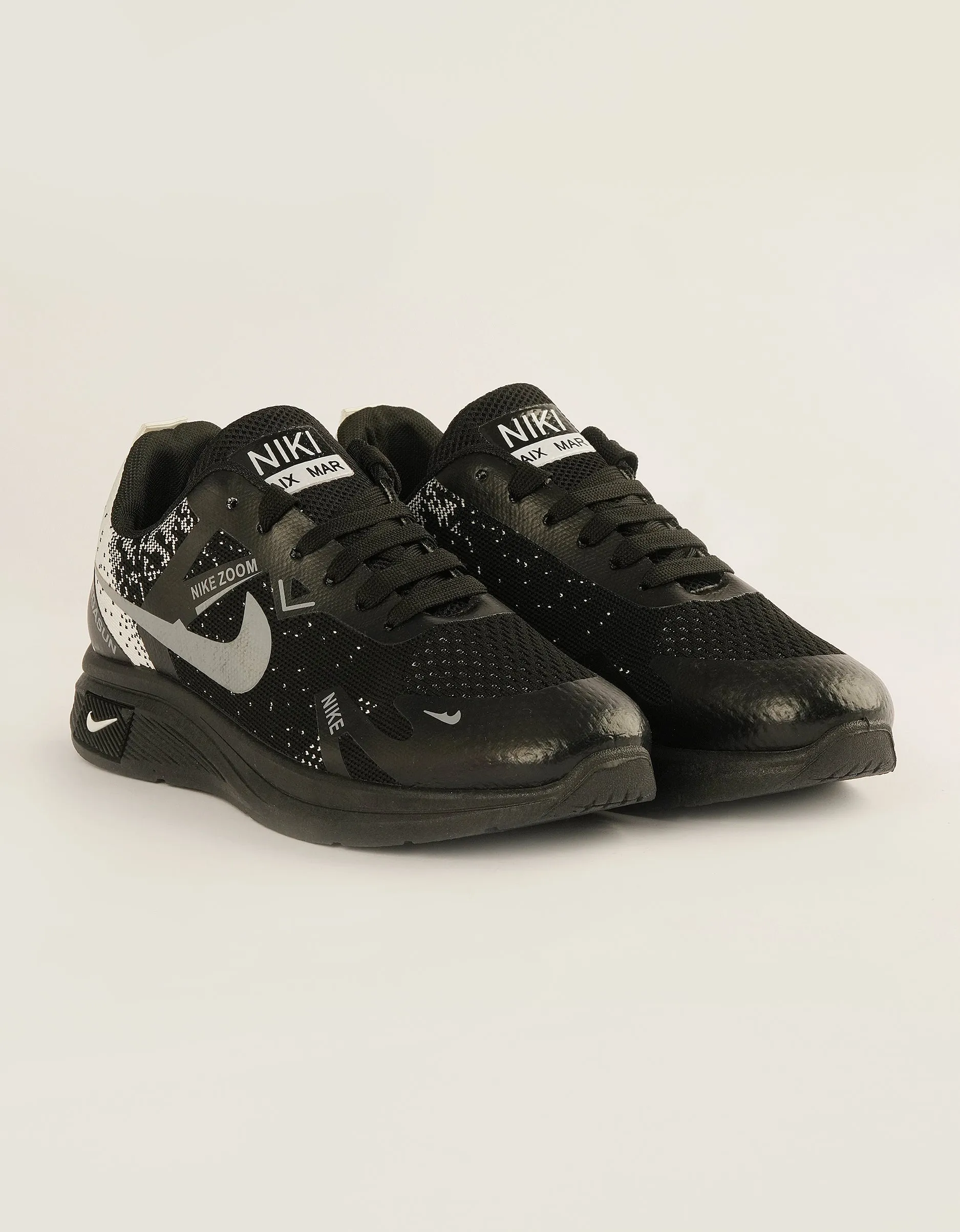 Velocity Men Black Sports Sneakers