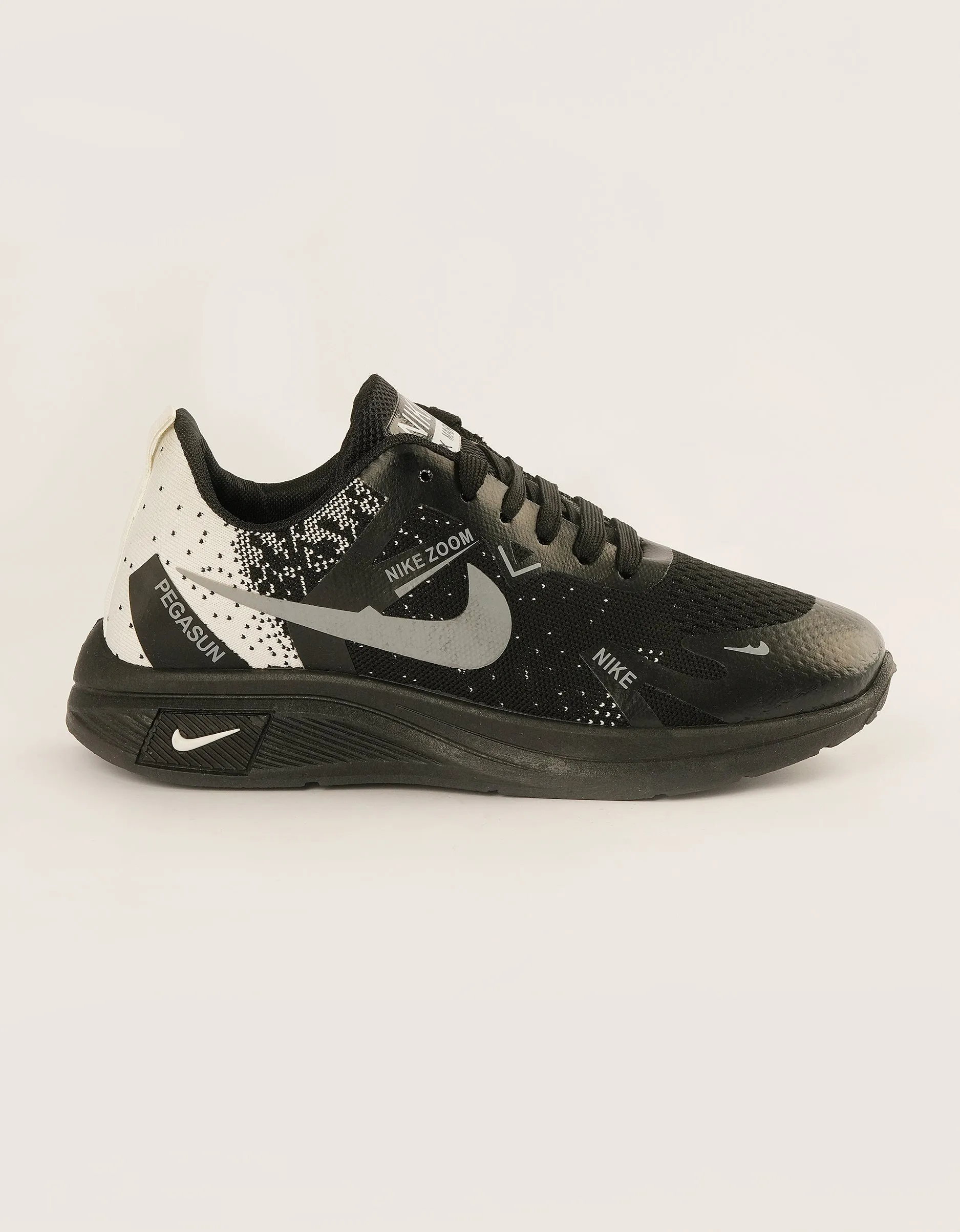 Velocity Men Black Sports Sneakers