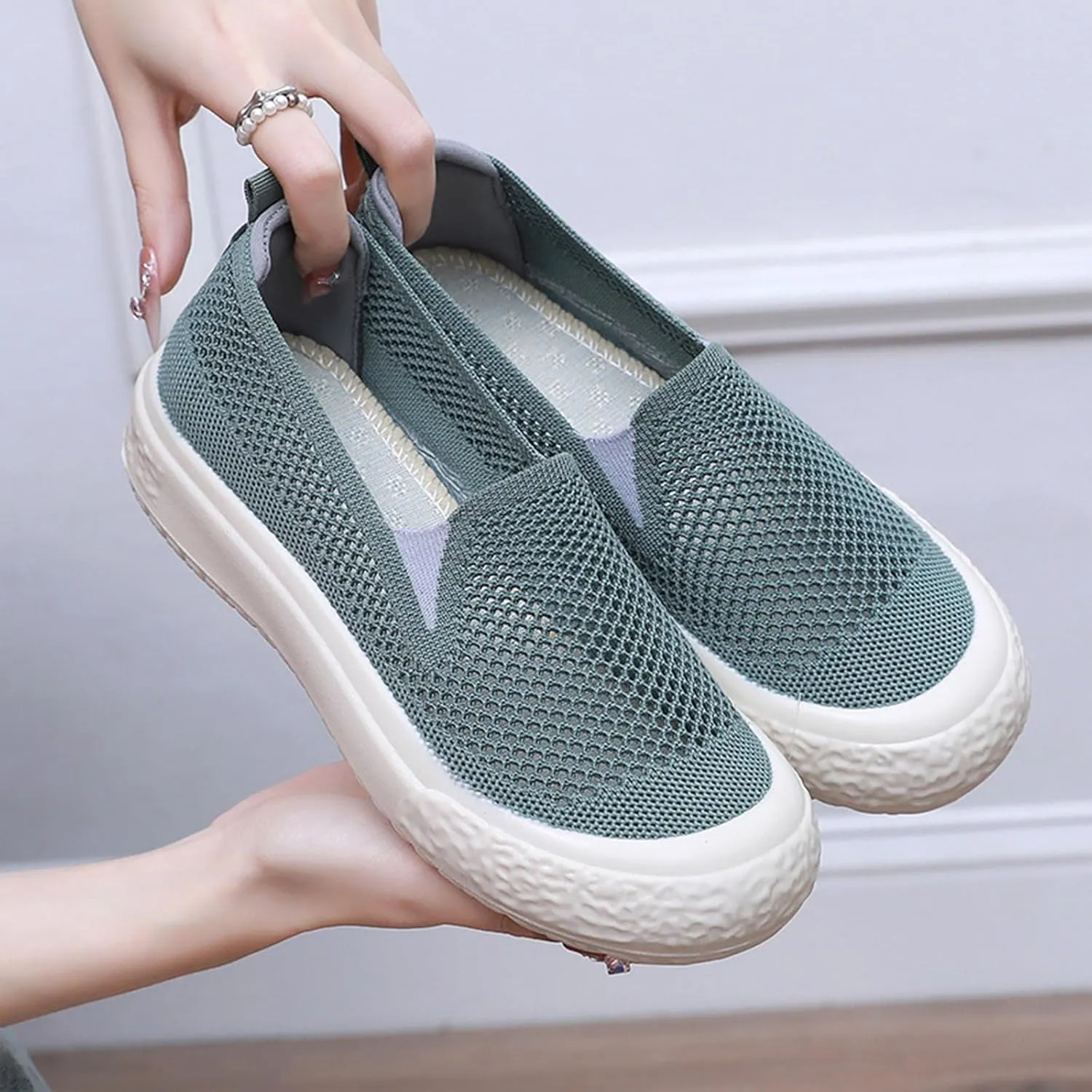 Women's Breathable Mesh Hollow Slip-On Loafers Comfortable Lightweight Casual Walking Shoes Summer Outdoor Non-Slip Versatile Fisherman's Shoes